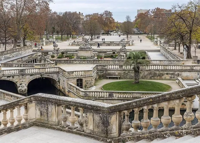 Les Arenes, 1 A 6 Personnes En Centre *