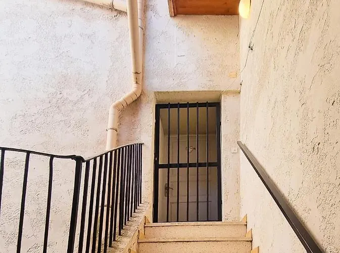 Les Arenes, 1 A 6 Personnes En Centre