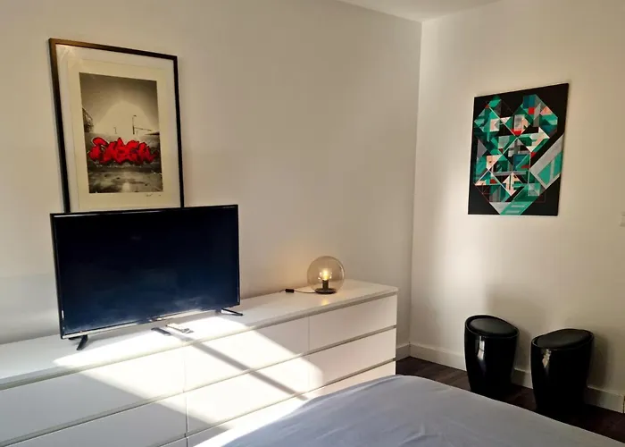 Les Arenes, 1 A 6 Personnes En Centre * Nimes